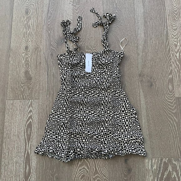 Urban Outfitters Tie-Shoulder geo print mini dress - Picture 8 of 16